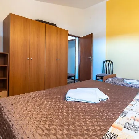 Appartement Nice In W/ 2 Bedrooms