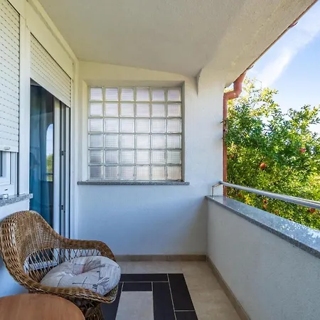 Nice In W/ 2 Bedrooms شقة *